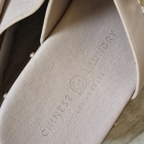 Women's Beige Platform Sandals Chinese Laundry - Picture 8 of 11